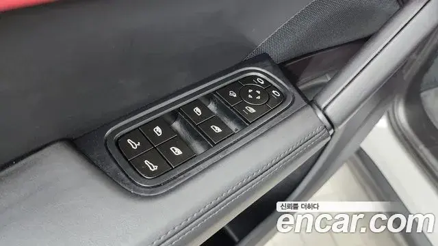 Porsche Cayenne 2024 — ფოტო 26/35