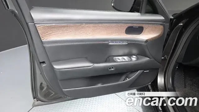 Genesis G90 2022 — Şəkil 23/38