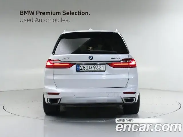 BMW X7 2021 — ფოტო 14/20