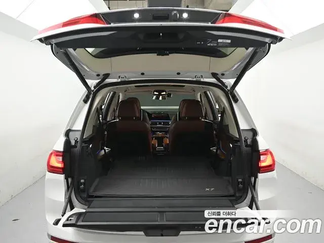 BMW X7 2021 — ფოტო 7/20