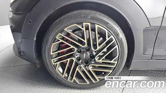 Mini Cooper S Clubman 2023 — ფოტო 5/20