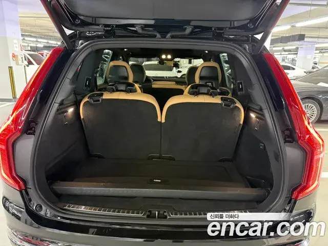 Volvo XC90 2023 — Photo 13/20