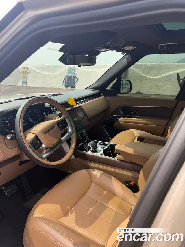 Land Rover Range Rover 2023 — Photo 8/10