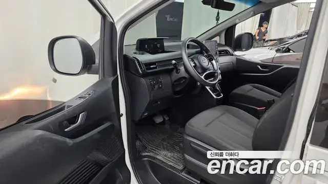 Hyundai Staria 2022 — Фото 10/20