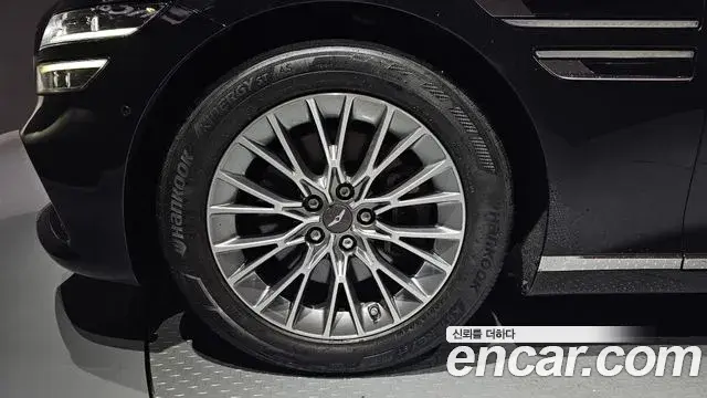 Genesis G80 2023 — Photo 15/20