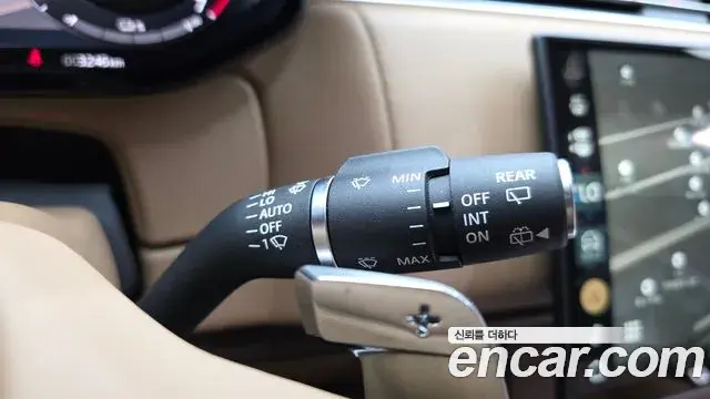 Land Rover Range Rover 2025 — ფოტო 8/45
