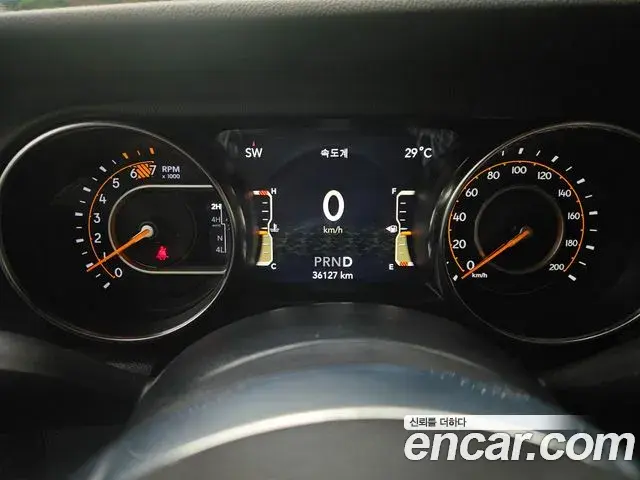 Jeep Wrangler 2022 — Şəkil 13/16