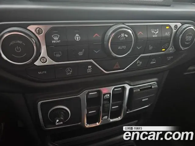 Jeep Wrangler 2022 — Şəkil 9/16