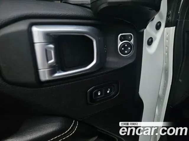 Jeep Wrangler 2022 — Şəkil 12/16