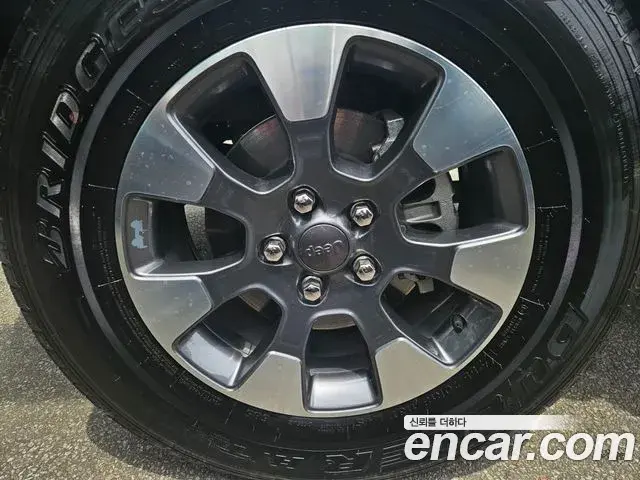 Jeep Wrangler 2022 — Şəkil 16/16