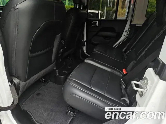 Jeep Wrangler 2022 — Şəkil 14/16