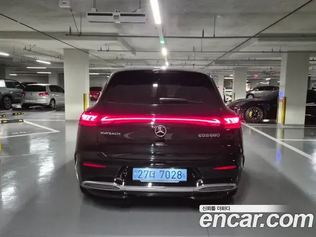 Mercedes-Benz EQS SUV 2024 — Photo 7/10