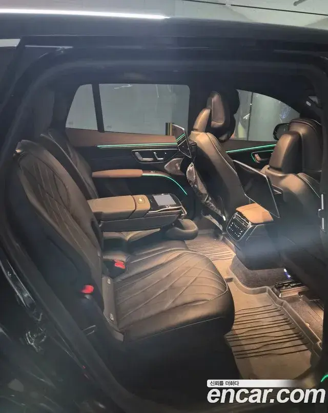 Mercedes-Benz EQS SUV 2024 — Photo 4/10