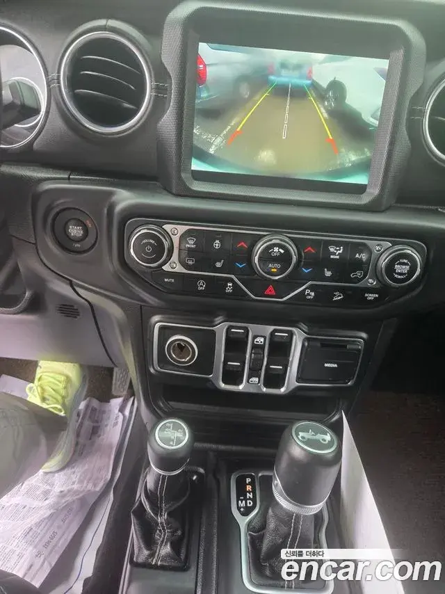 Jeep Wrangler 2018 — Şəkil 2/16
