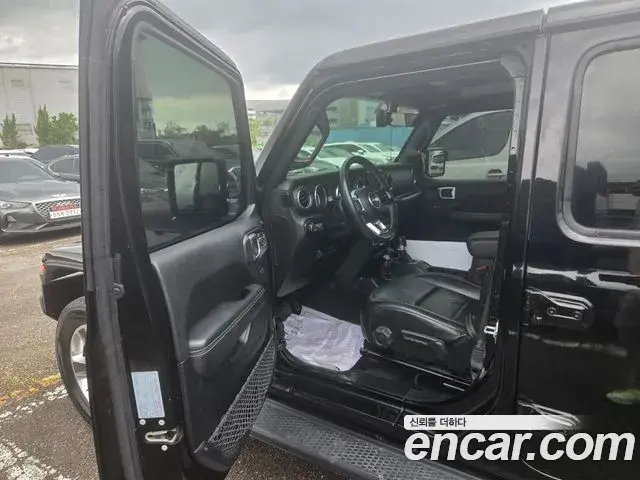 Jeep Wrangler 2018 — Şəkil 14/16