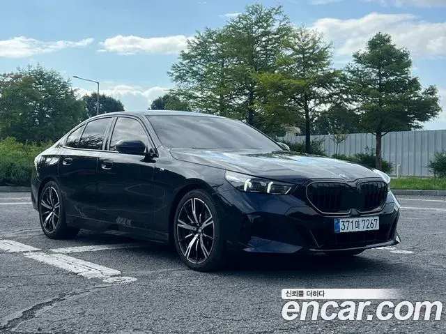 BMW 5 Series 2025 — ფოტო 14/18