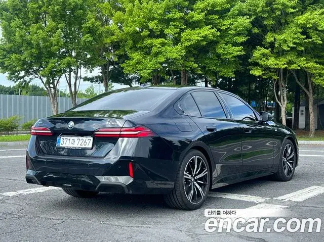 BMW 5 Series 2025 — ფოტო 4/18