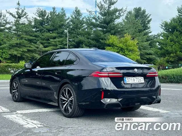 BMW 5 Series 2025 — ფოტო 2/18