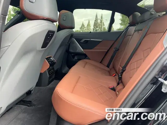BMW 5 Series 2025 — ფოტო 8/18