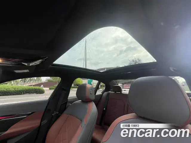 BMW 5 Series 2025 — ფოტო 12/18