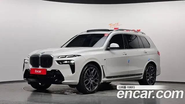 BMW X7 2023 — ფოტო 14/20