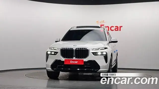 BMW X7 2023 — ფოტო 19/20