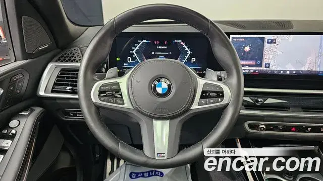 BMW X7 2023 — ფოტო 15/20