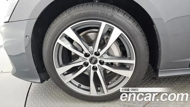 Audi A6 2023 — ფოტო 7/31