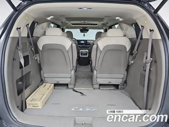 Kia Carnival 2025 — Photo 14/20