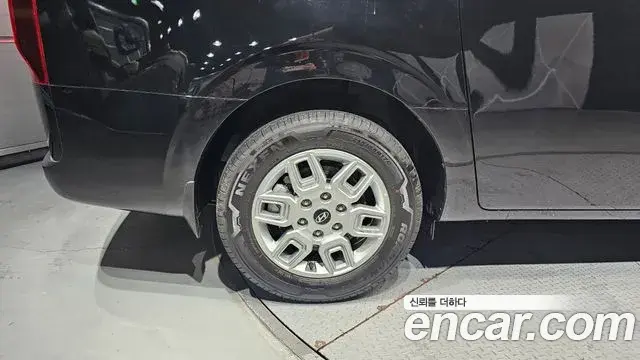 Hyundai Staria 2024 — Şəkil 10/30