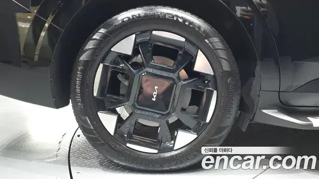 Kia Carnival 2024 — Şəkil 21/35