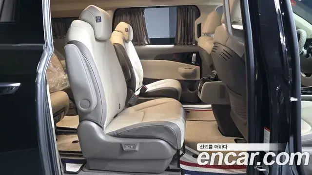 Kia Carnival 2024 — Şəkil 30/35