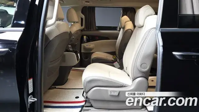 Kia Carnival 2024 — Şəkil 18/35