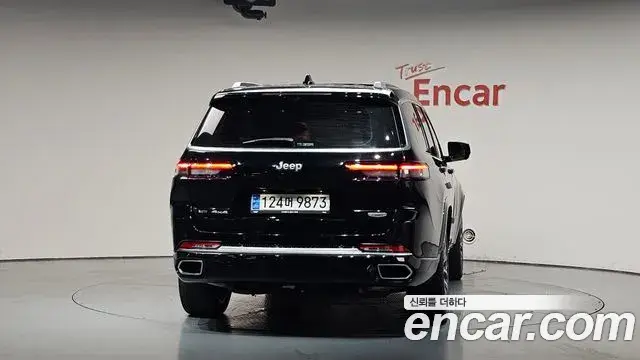 Jeep Grand Cherokee 2023 — Photo 25/38