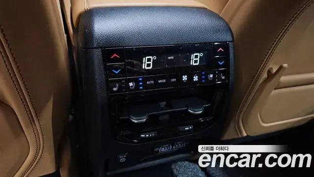 Jeep Grand Cherokee 2023 — Photo 26/38