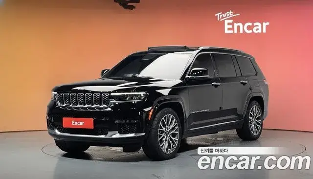 Jeep Grand Cherokee 2023 — Photo 19/38