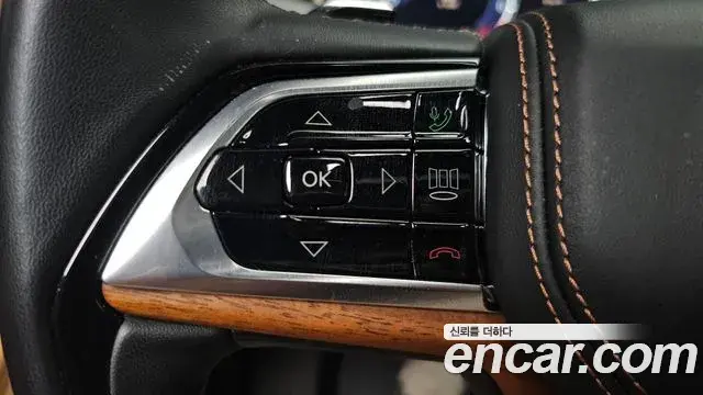 Jeep Grand Cherokee 2023 — Photo 14/38