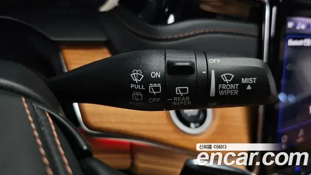 Jeep Grand Cherokee 2023 — Photo 36/38