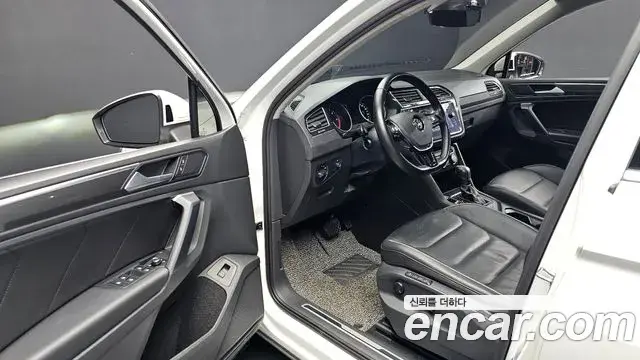 Volkswagen Tiguan 2020 — Photo 6/20