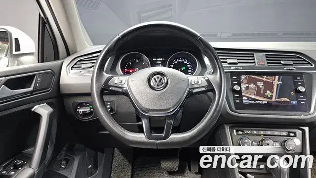 Volkswagen Tiguan 2020 — Photo 12/20