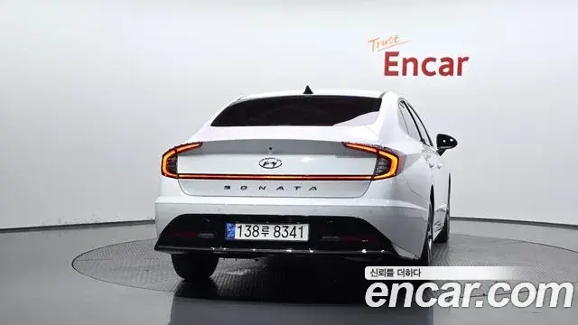 Hyundai Sonata 2022 — Фото 4/20