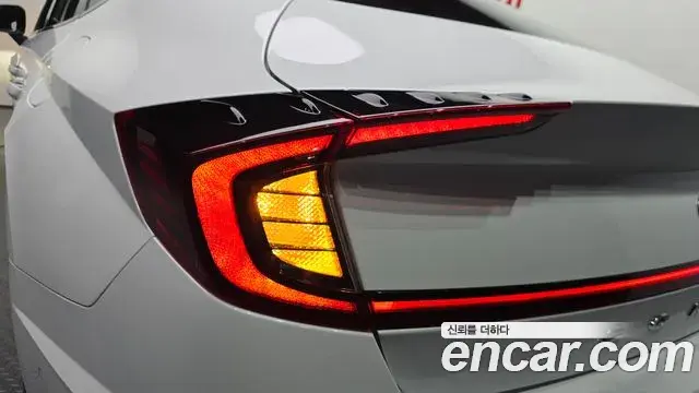 Hyundai Sonata Hybrid 2022 — Şəkil 26/30