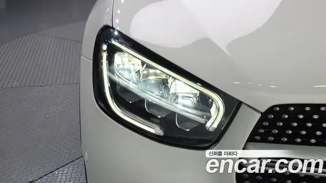 Mercedes-Benz GLC-Class 2022 — Photo 31/31