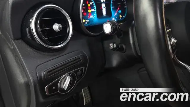 Mercedes-Benz GLC-Class 2022 — Photo 16/31