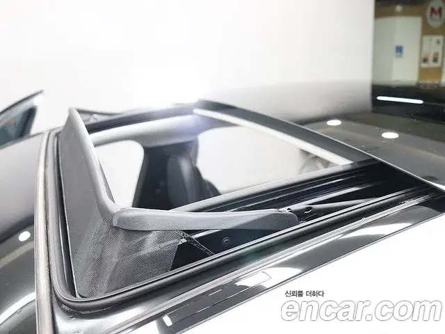 Mercedes-Benz E-Class 2024 — Photo 5/20