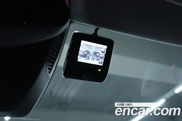 Mercedes-Benz E-Class 2024 — Photo 16/20