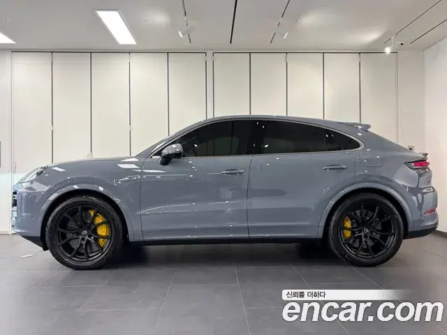 Porsche Cayenne 2025 — Şəkil 19/20
