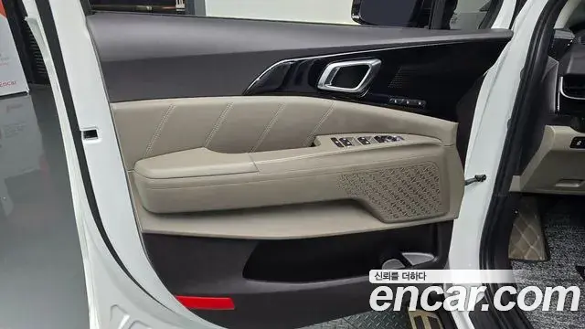 Kia Carnival 2025 — ფოტო 26/32
