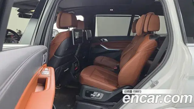 BMW X7 2022 — Şəkil 21/34