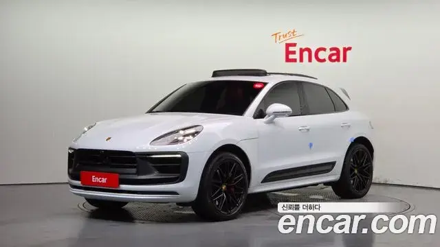 Porsche Macan 2022 — Şəkil 14/30